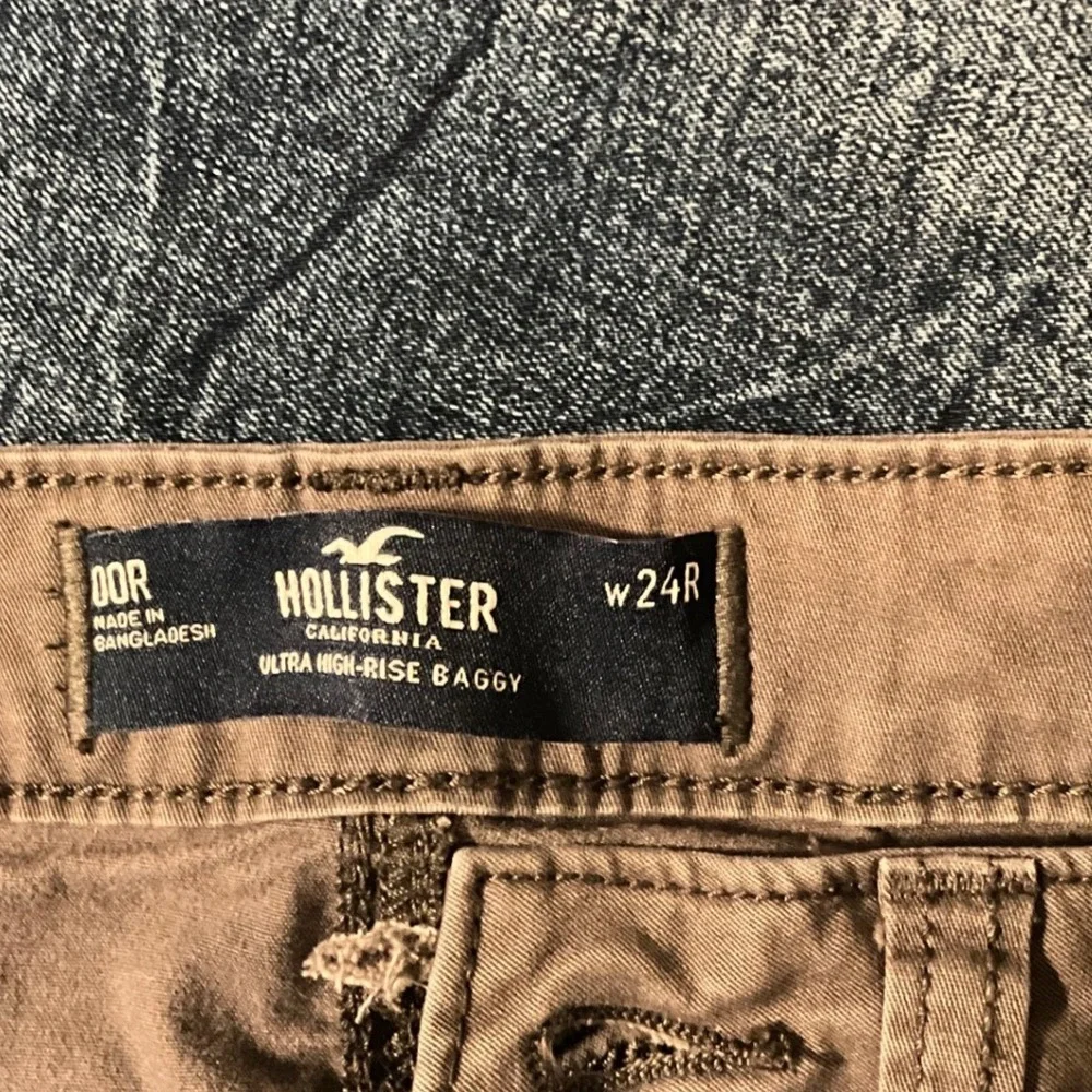 Hollister Ultra High-Rise Baggy Cargo Pants Gray Wide Leg Carpenter W24R